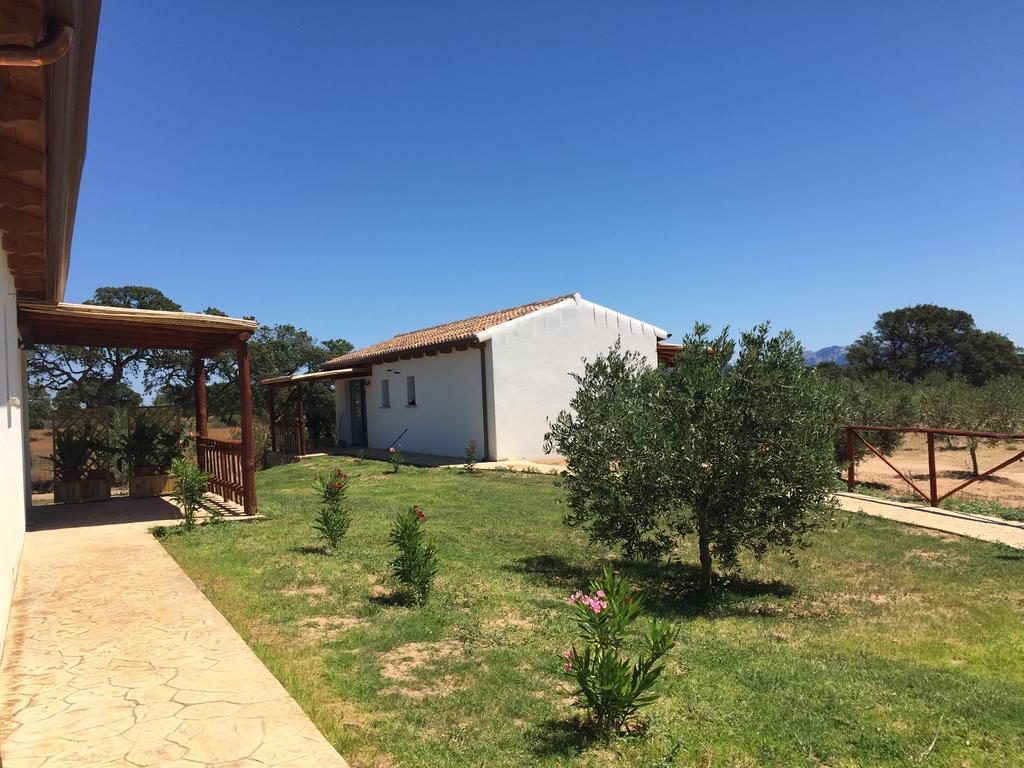 Agriturismo Mieleamaro Villa Olbia Luaran gambar
