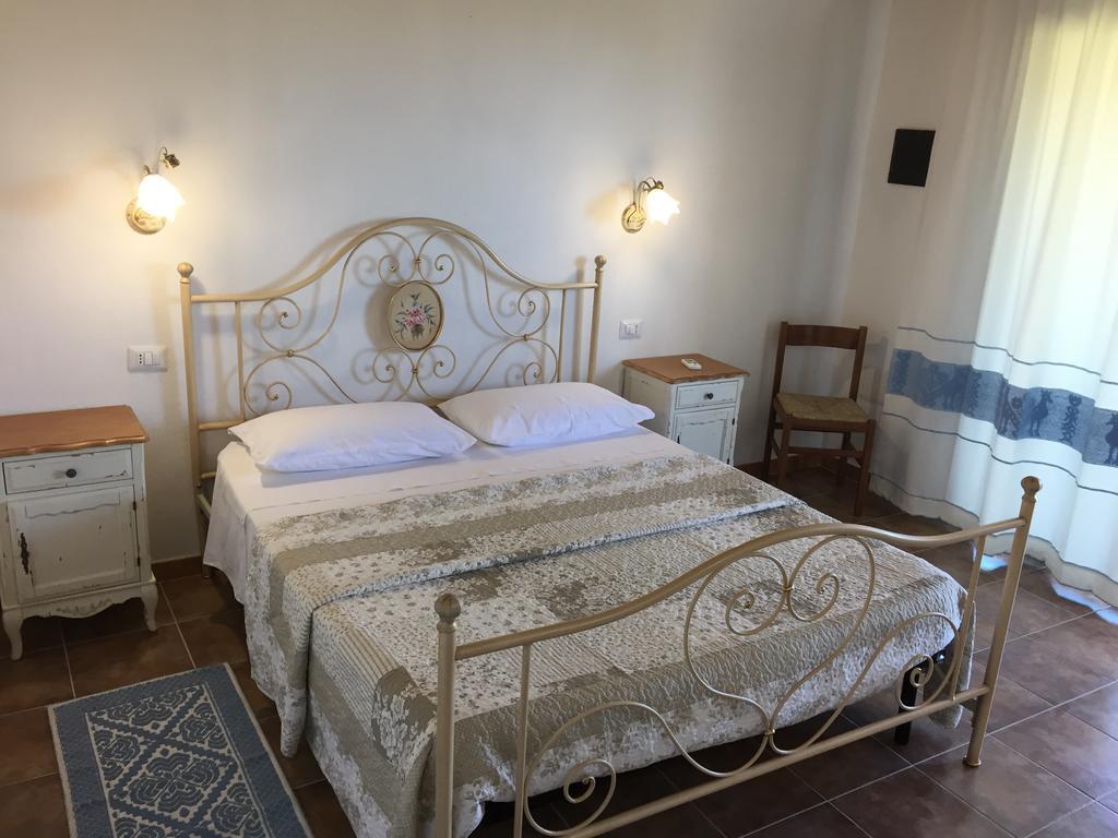 Agriturismo Mieleamaro Villa Olbia Luaran gambar