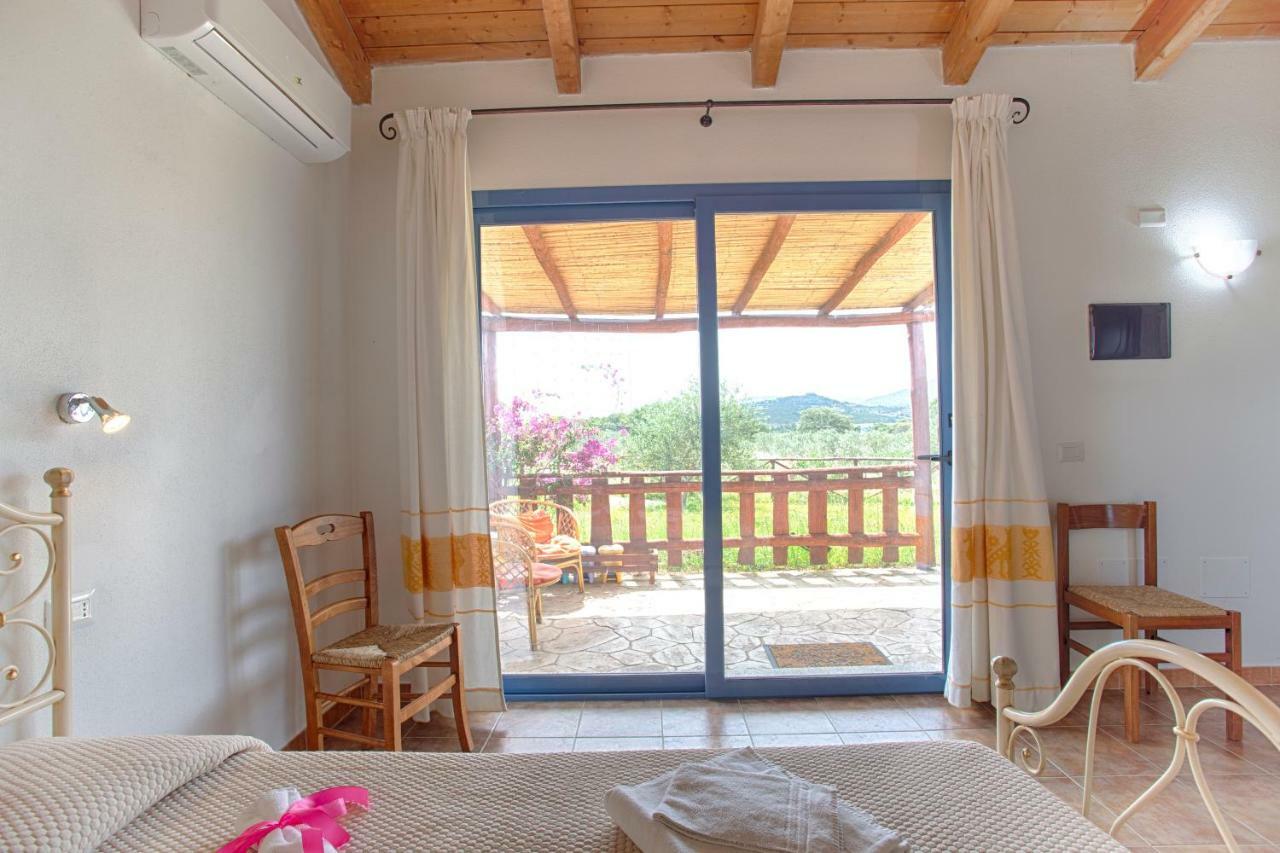 Agriturismo Mieleamaro Villa Olbia Luaran gambar